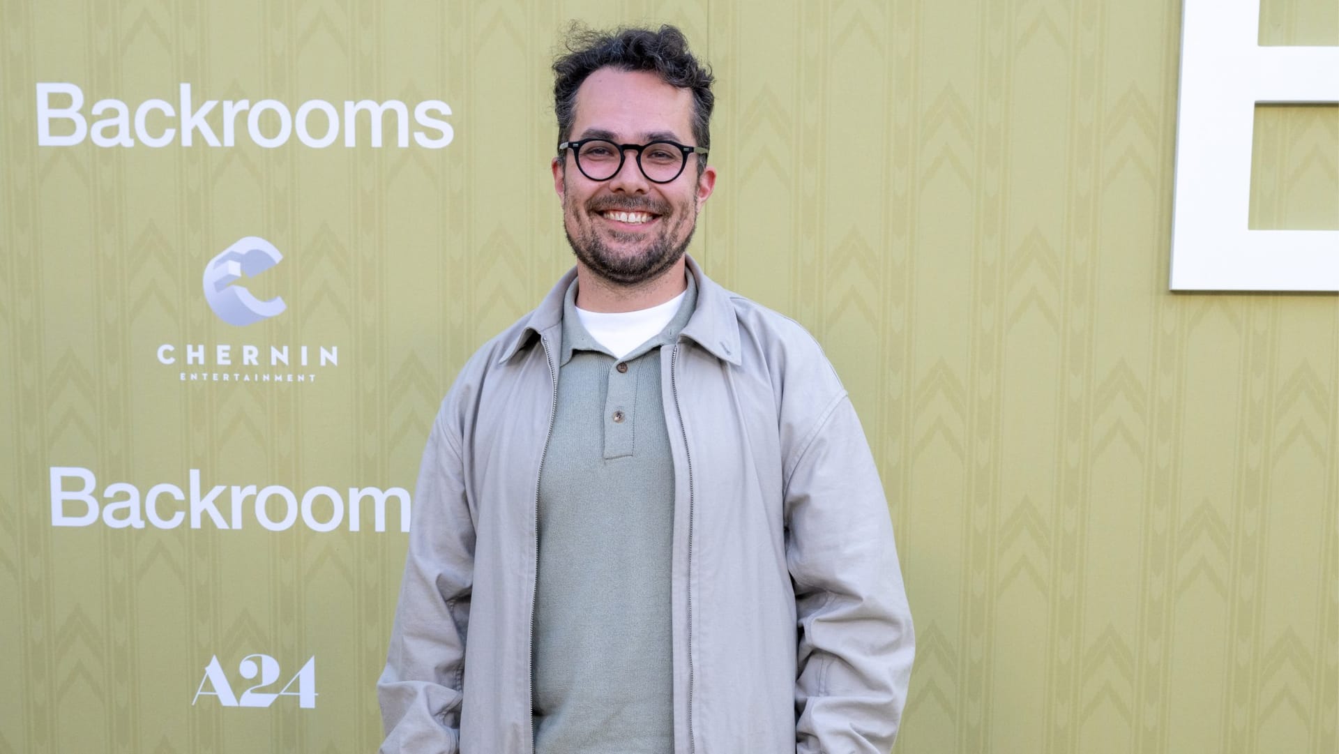Warner Bros. gaat vollenbak in zee met Backrooms-producent Chris Ferguson
