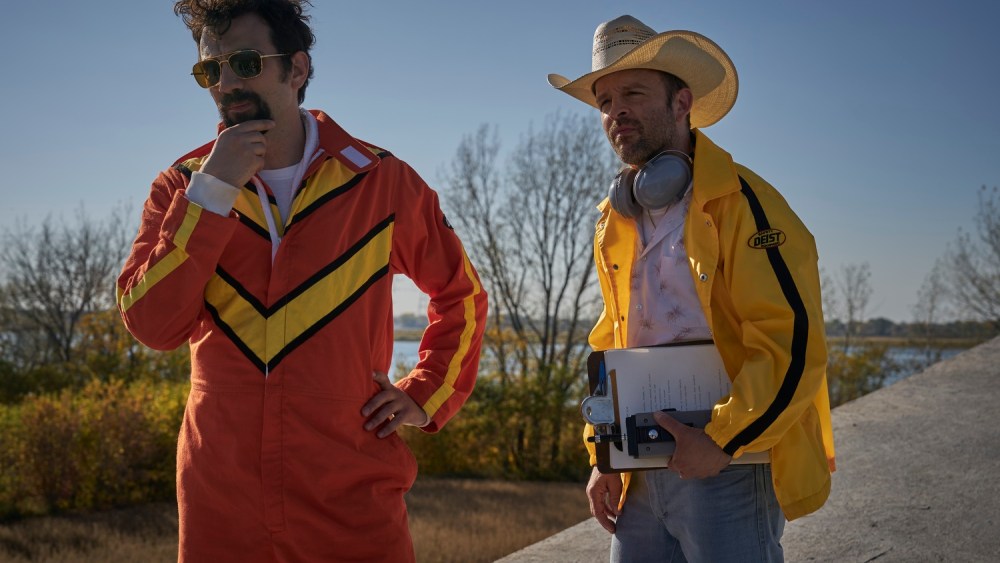 Jay Baruchel kruipt in de cockpit van een raketauto in de eerste beelden van The Stunt Driver